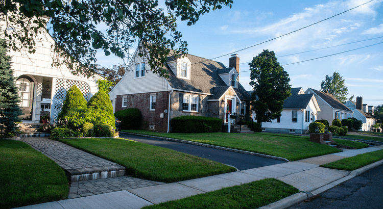 You are currently viewing Is It Better To Rent or Buy a Home?
